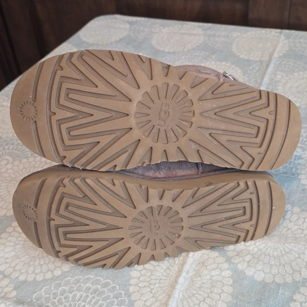UGG tan suede boots size 8 - Picture 6 of 6